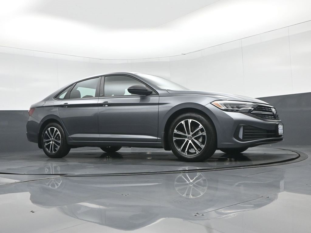Used 2024 Volkswagen Jetta Sport image 46
