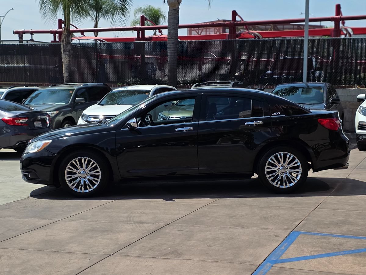 Used 2012 Chrysler 200 Limited FWD image 9