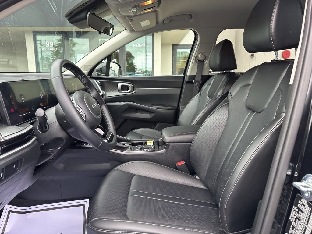 Used 2025 Kia Sorento S image 30