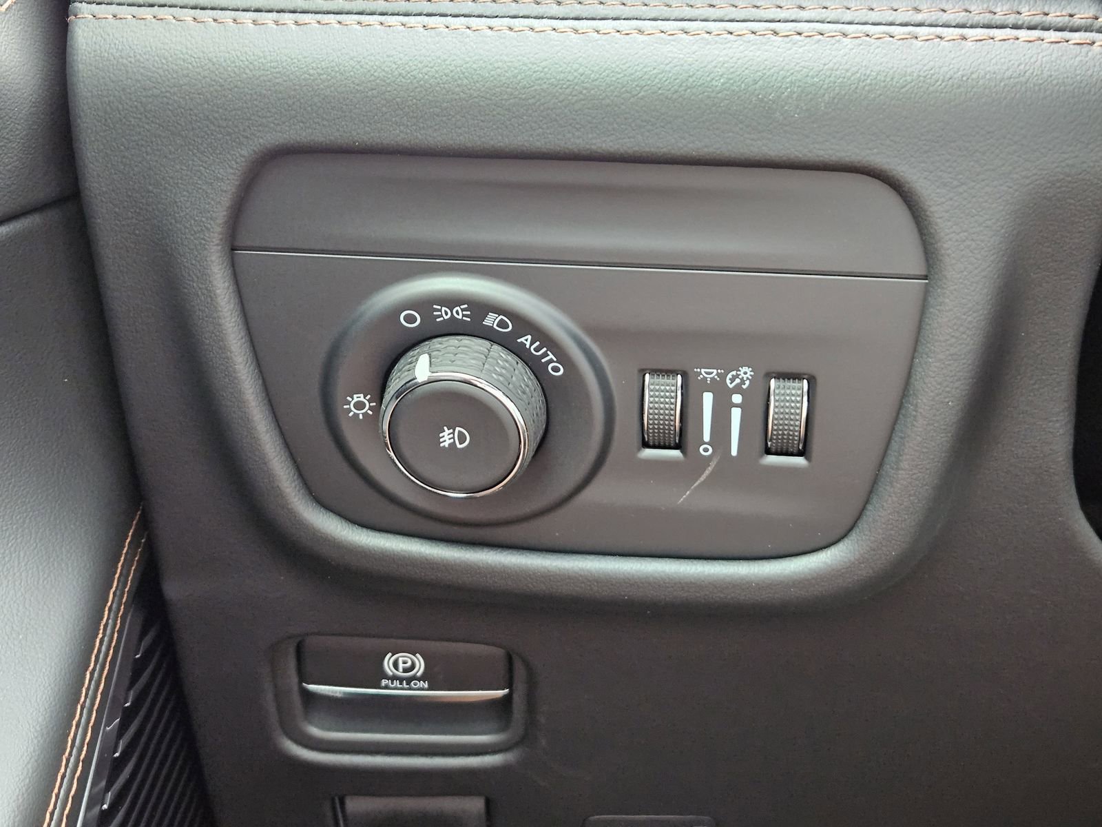 New 2026 Jeep Grand Cherokee L Summit AWD/4WD image 22