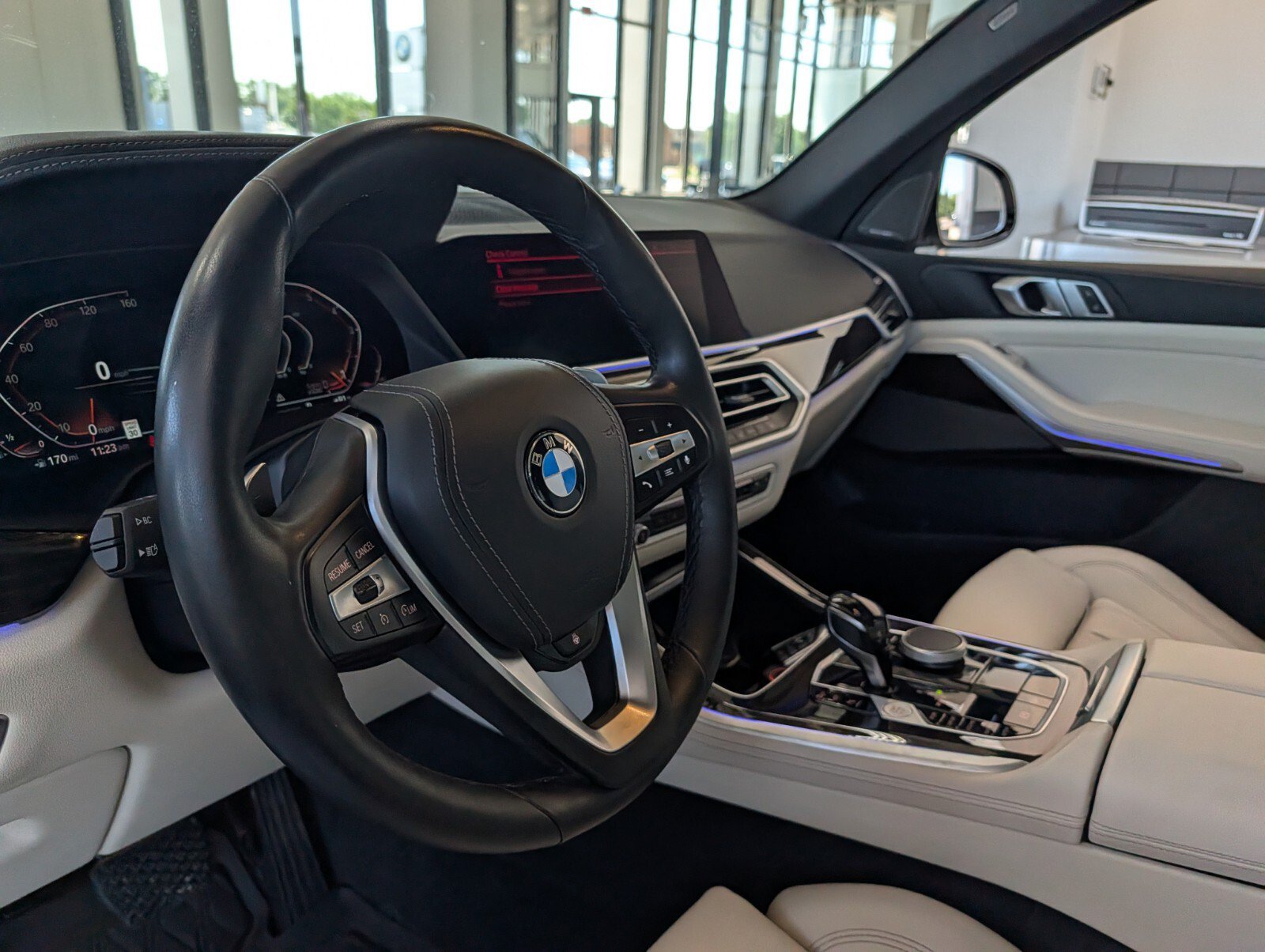 Used 2021 BMW X5 xDrive40i w/ Premium Package AWD/4WD image 18