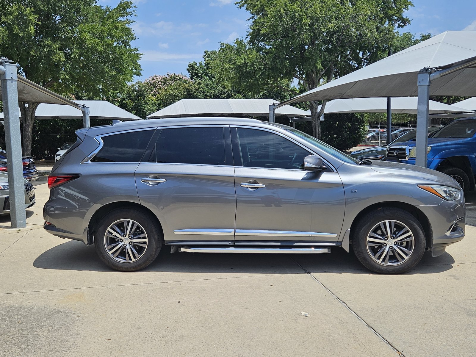 Used 2018 INFINITI QX60 FWD w/ Premium Plus Package video 4