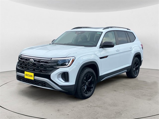 New 2025 Volkswagen Atlas Peak Edition SE image 2