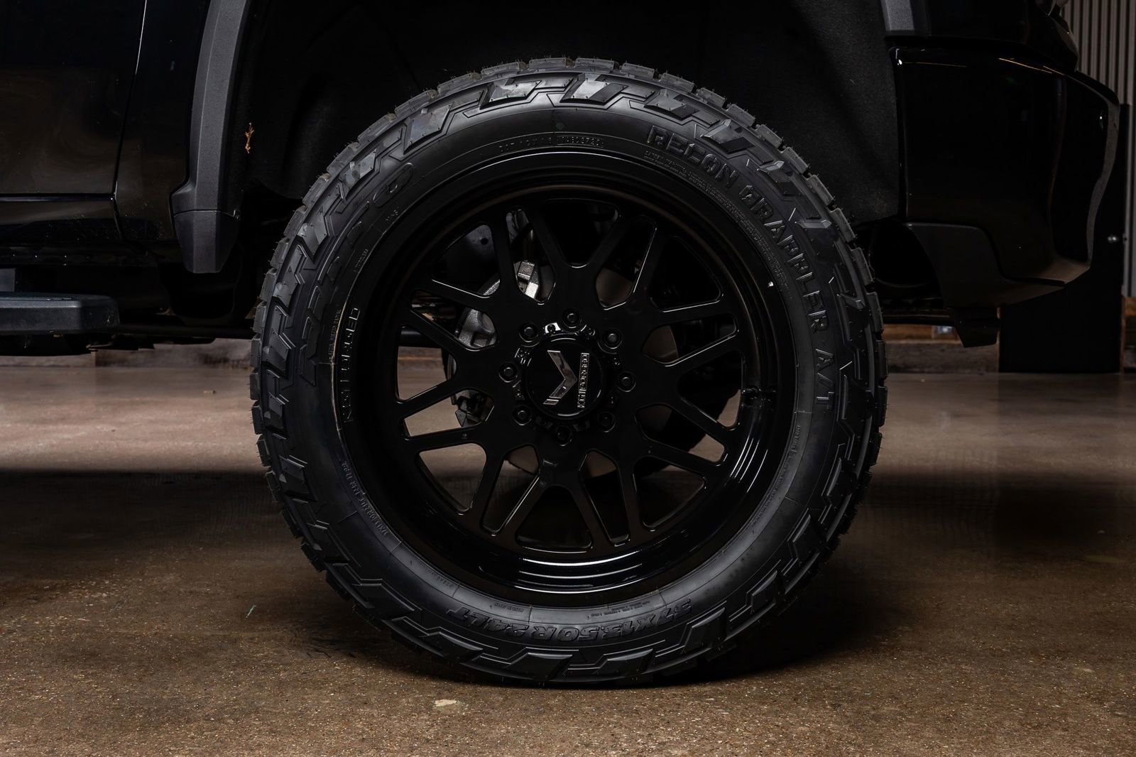 Used 2023 Chevrolet Silverado 3500 High Country w/ Z71 Off-Road Package image 12