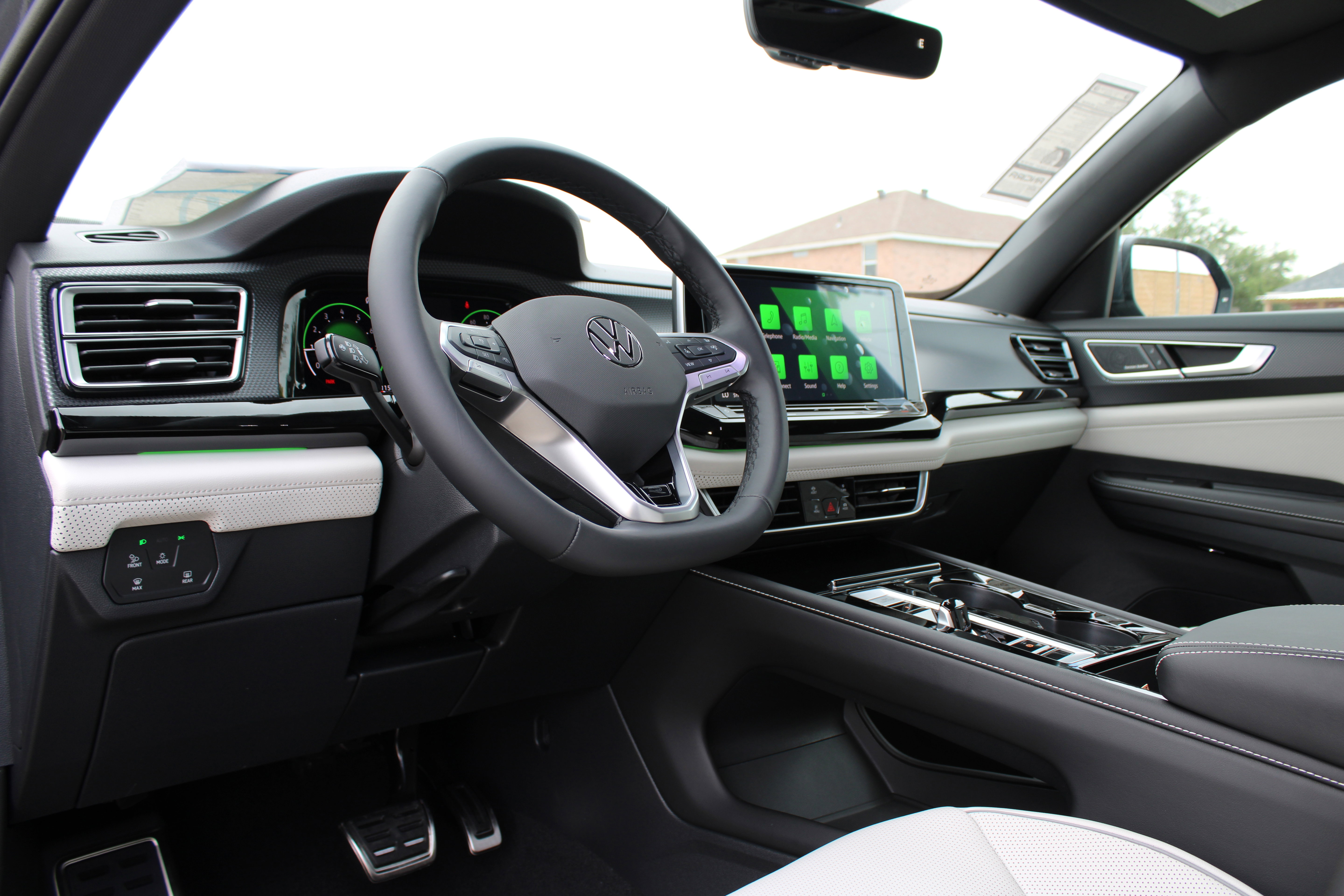New 2025 Volkswagen Atlas Cross Sport SEL Premium R-Line image 10
