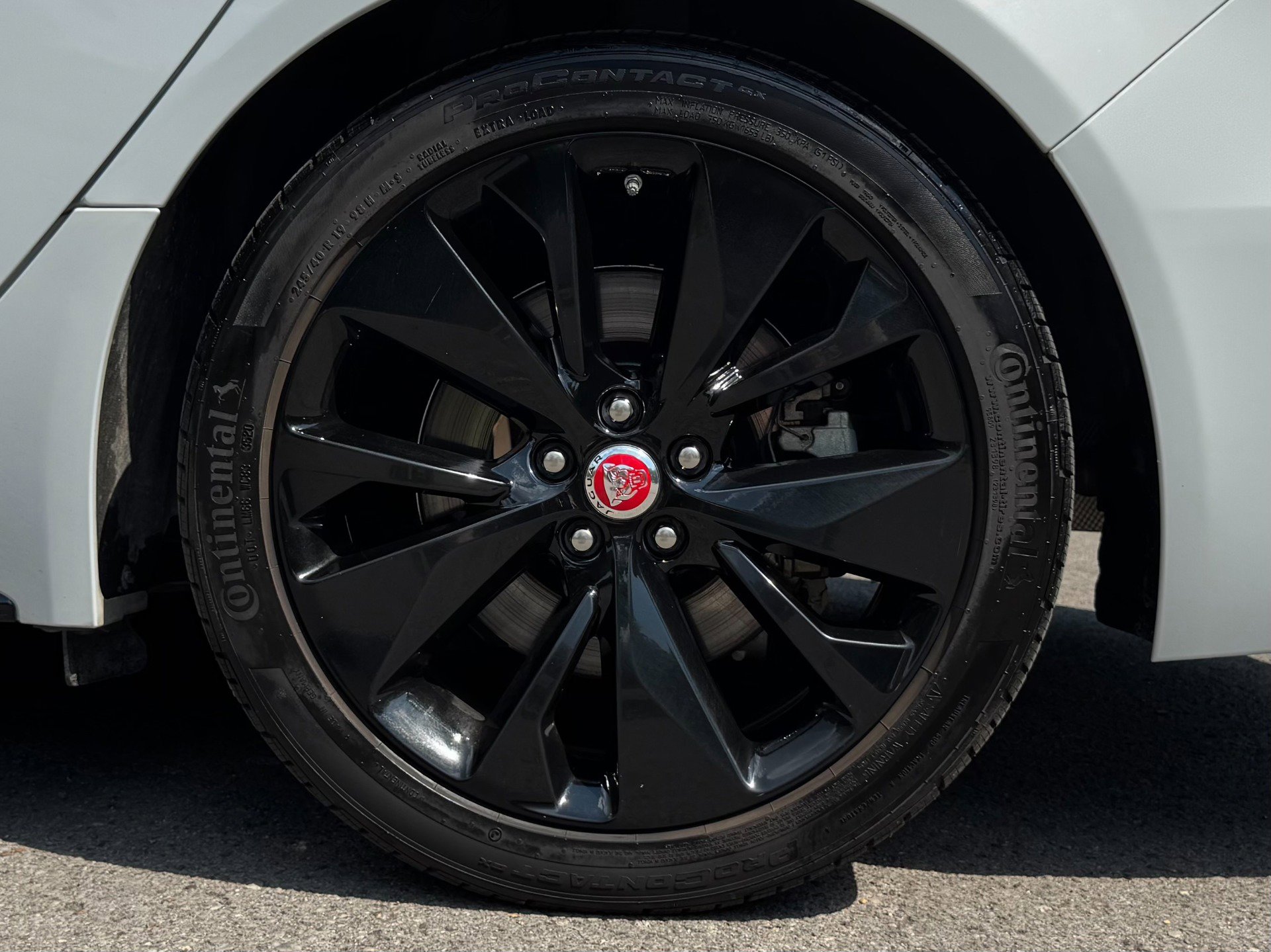 Used 2021 Jaguar XF R-Dynamic SE image 75