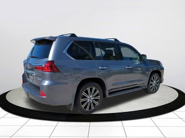 Used 2019 Lexus LX 570 4WD image 3