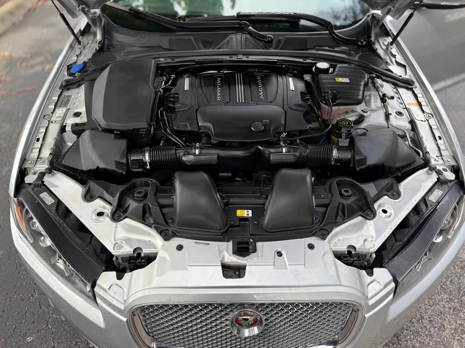 Used 2014 Jaguar XF 3.0 AWD/4WD image 21