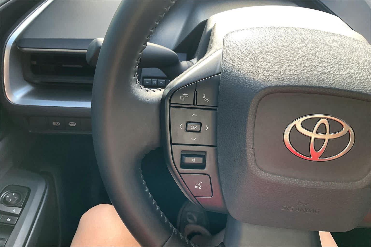 Used 2026 Toyota Prius LE FWD image 20