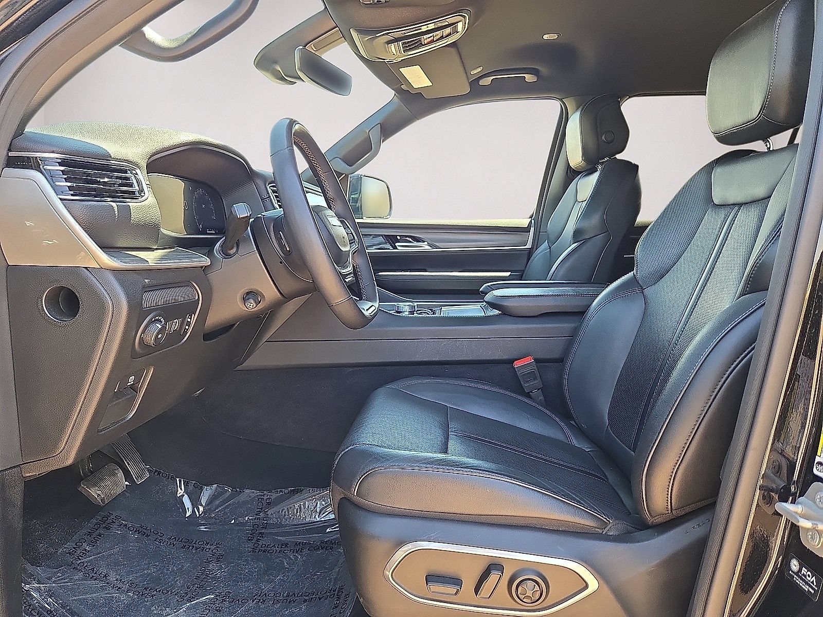 Used 2024 Jeep Wagoneer Series II w/ Flexible Seating Group AWD/4WD image 24