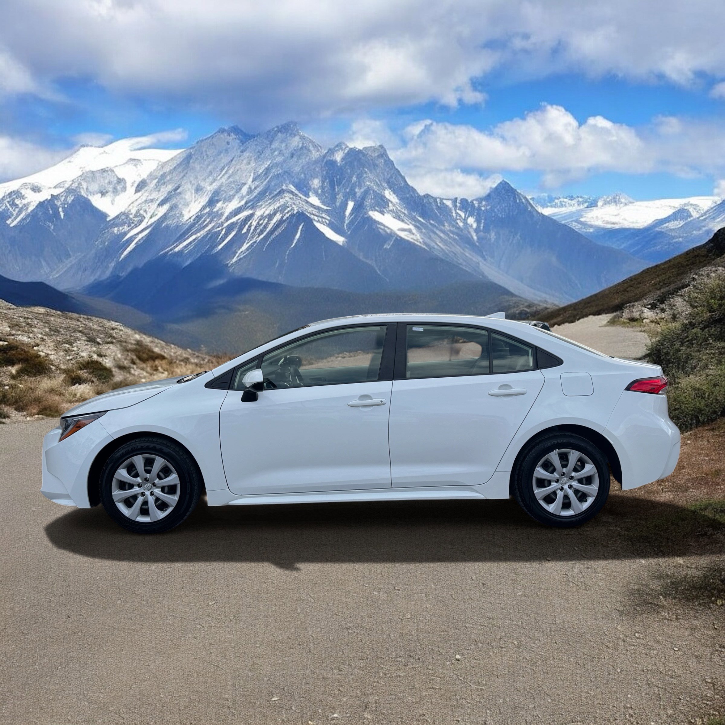 Used 2023 Toyota Corolla LE FWD image 2
