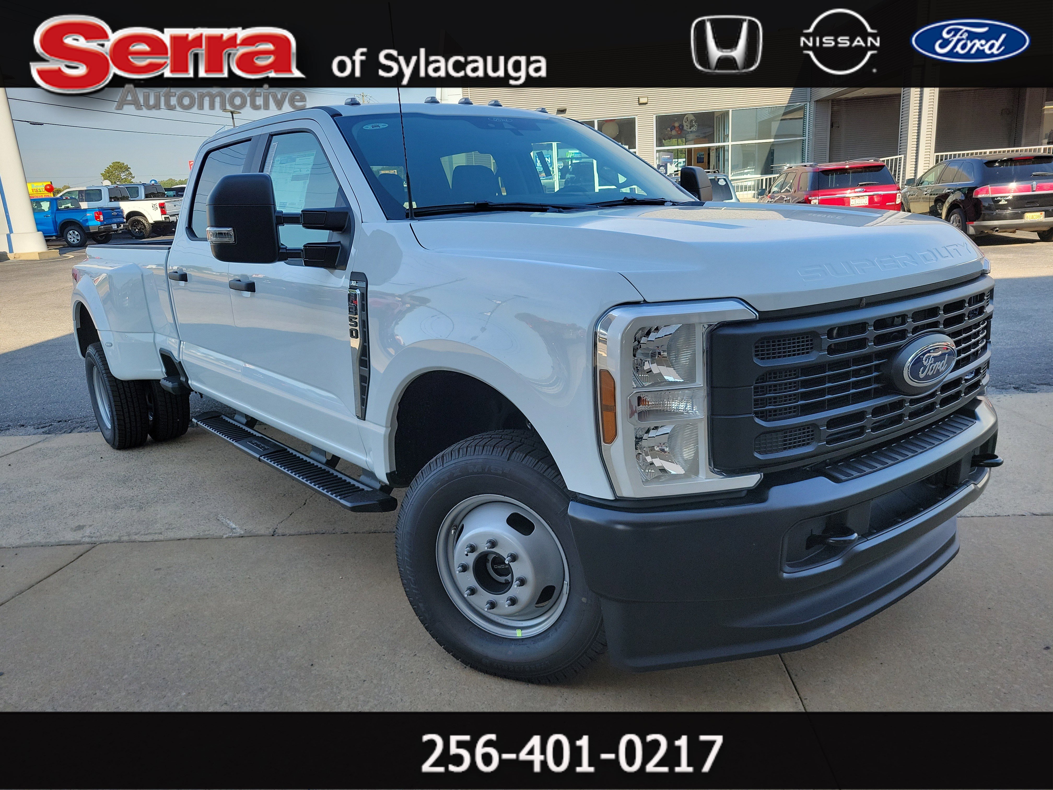 New 2026 Ford F350 4x4 Crew Cab DRW Super Duty image 1