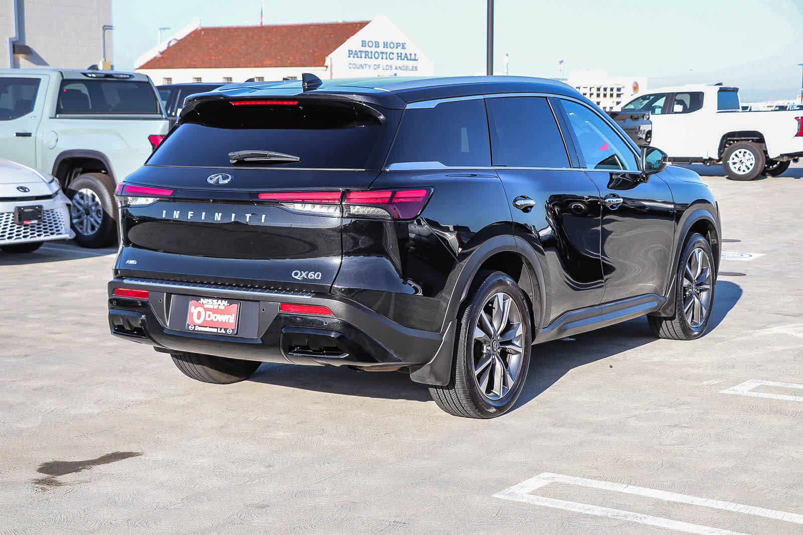 Used 2023 INFINITI QX60 Luxe w/ Cargo Package AWD/4WD image 6