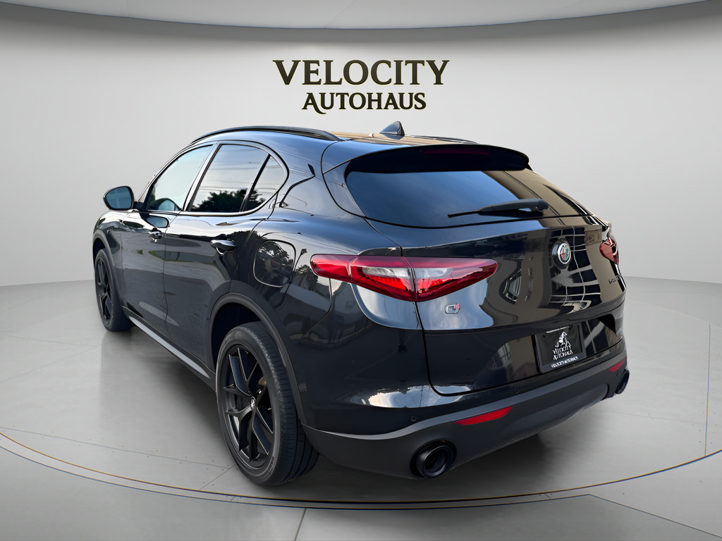 Used 2019 Alfa Romeo Stelvio Ti Sport w/ Quick Order Package 22S Sport AWD/4WD image 5