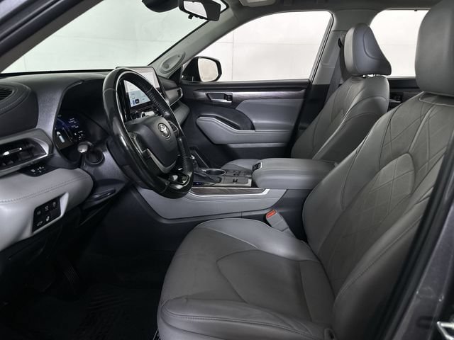 Used 2023 Toyota Highlander Platinum FWD image 20