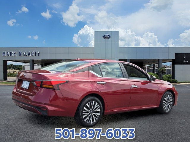 Used 2025 Nissan Altima 2.5 SV FWD image 5