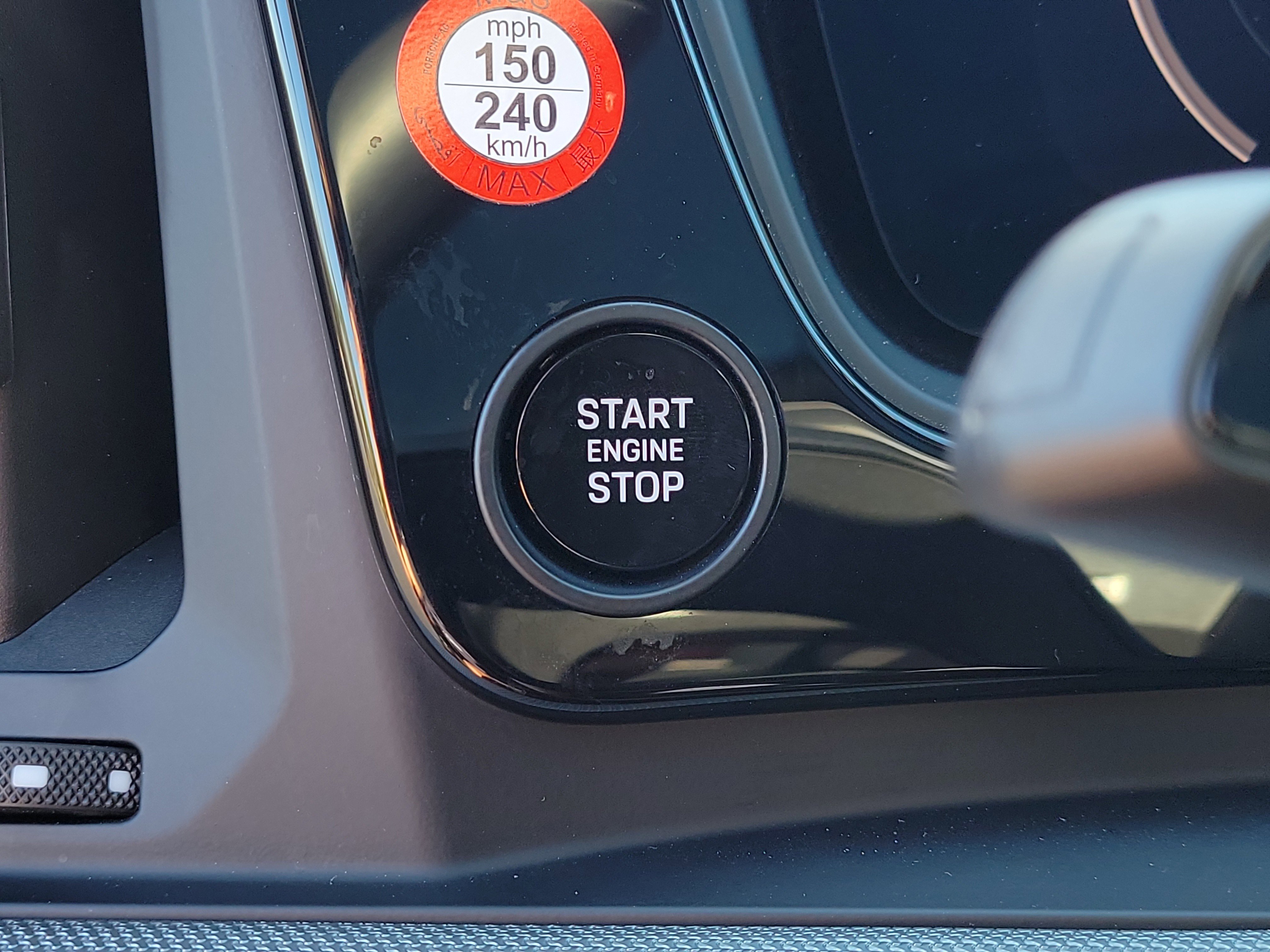 Used 2024 Porsche Cayenne Coupe image 32