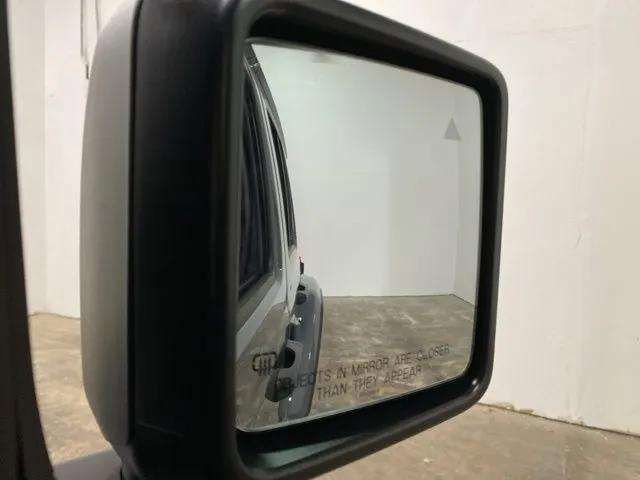 Used 2025 Jeep Wrangler Unlimited Sahara w/ Safety Group AWD/4WD image 98