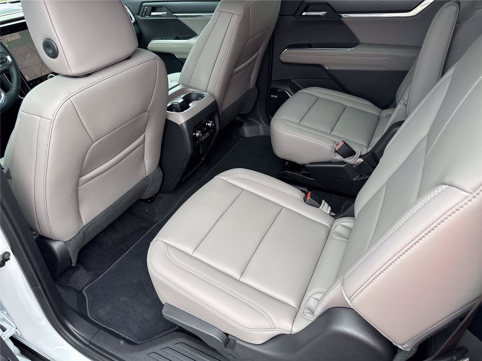 New 2026 GMC Acadia Elevation w/ Elevation Premium Package FWD image 32