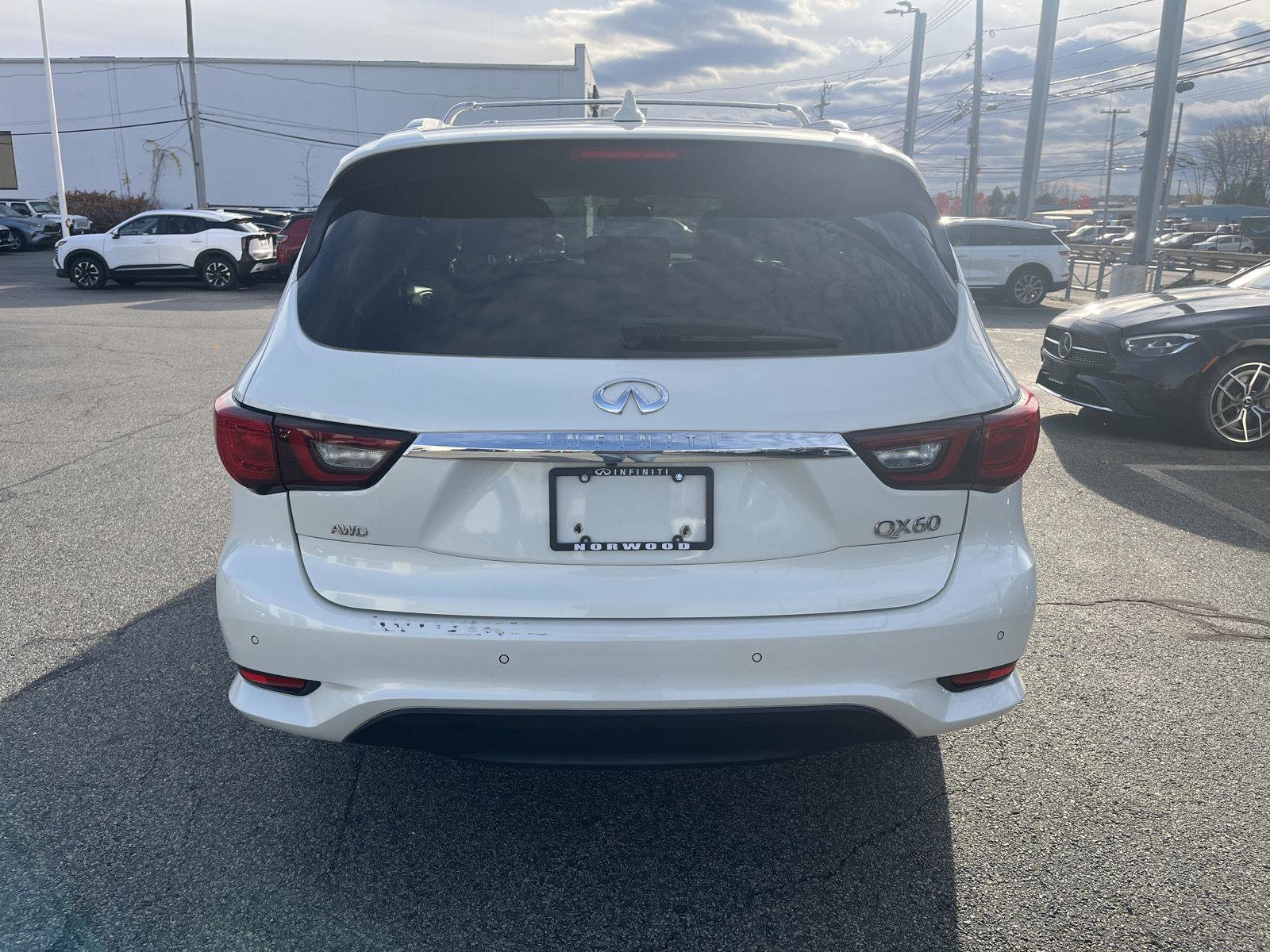 Used 2019 INFINITI QX60 Luxe w/ Sensory Package image 4