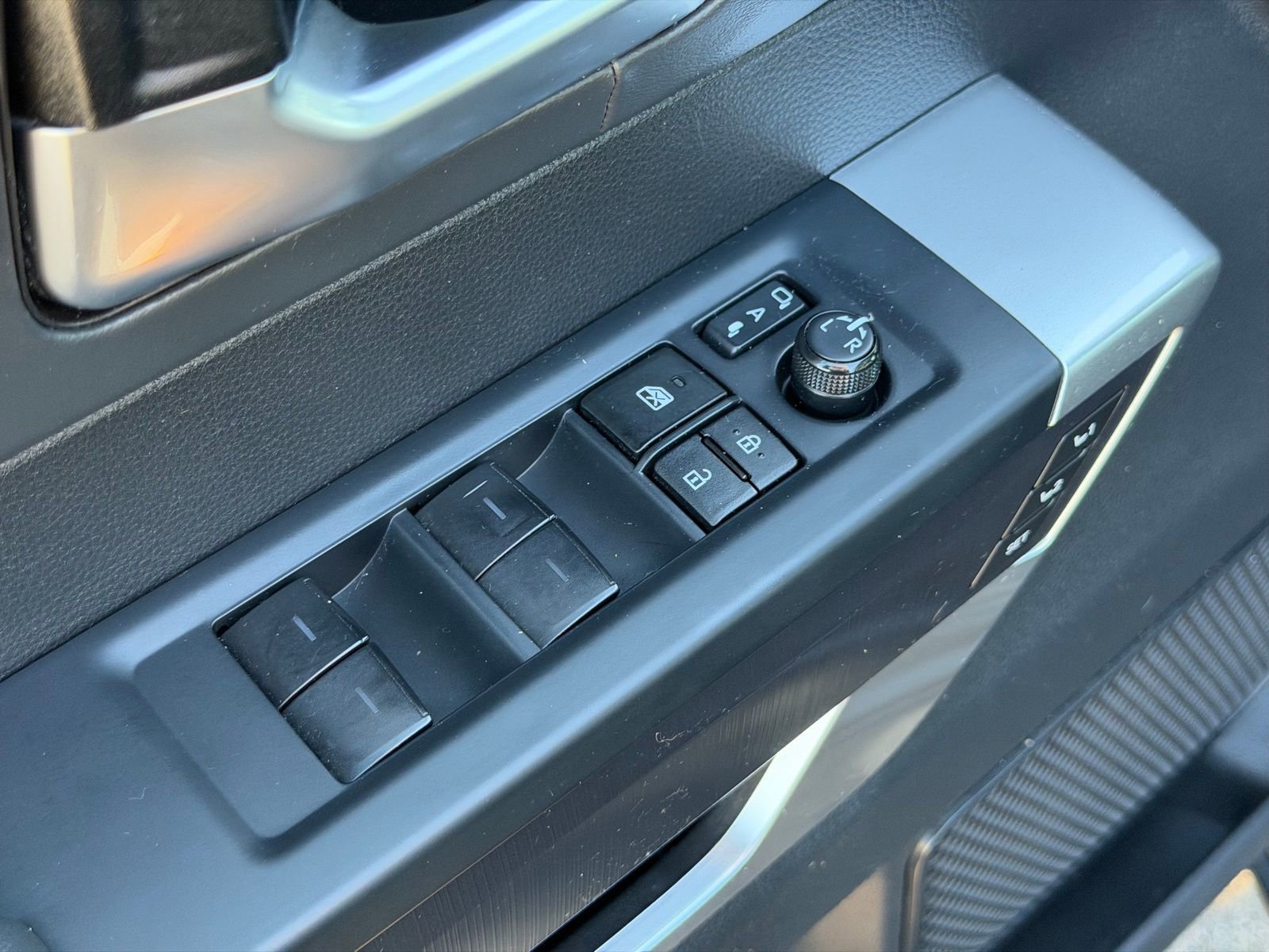 Used 2023 Toyota Tundra Platinum image 12