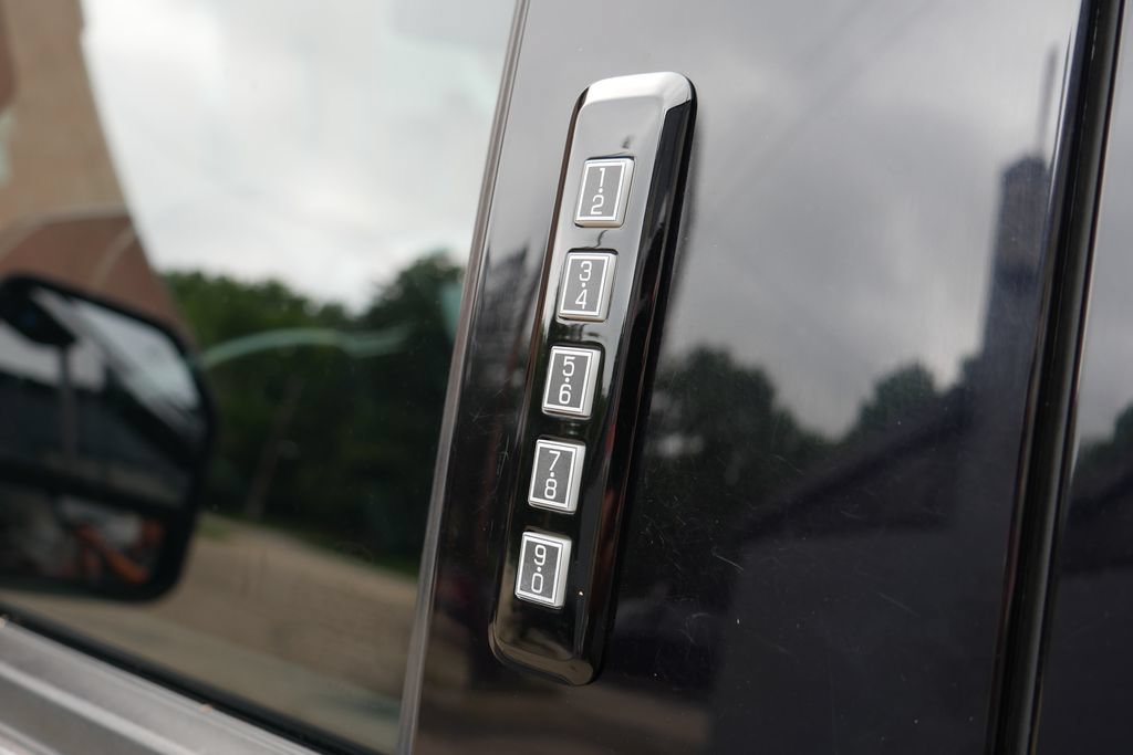 Used 2020 Ford F150 XLT w/ Equipment Group 302A Luxury AWD/4WD image 19