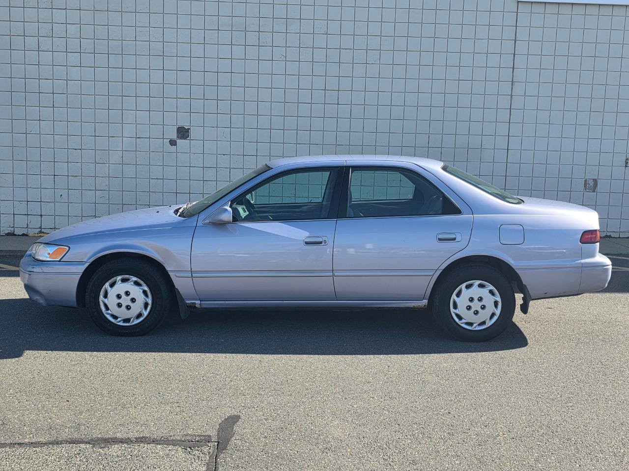 Used 1997 Toyota Camry XLE FWD image 4