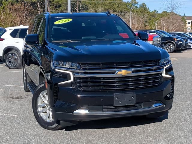 Used 2024 Chevrolet Suburban LT image 2