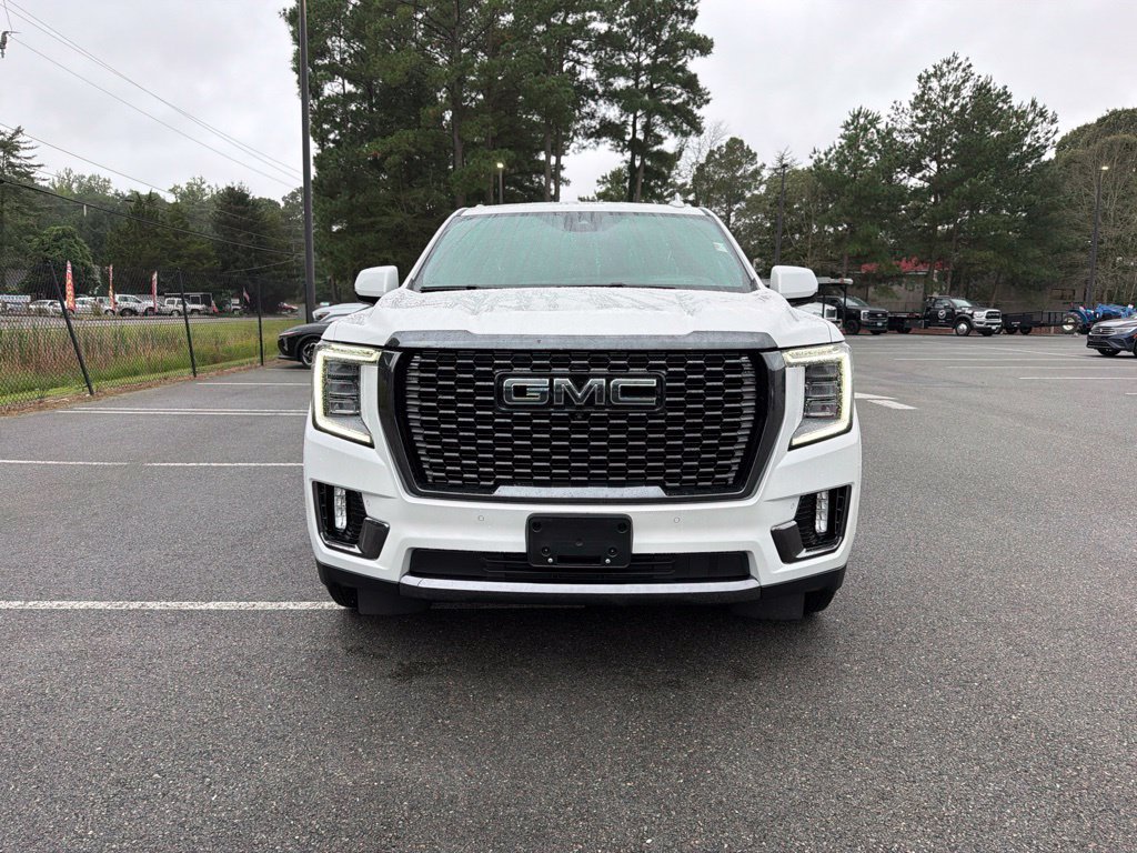Used 2024 GMC Yukon XL Denali Ultimate AWD/4WD image 3