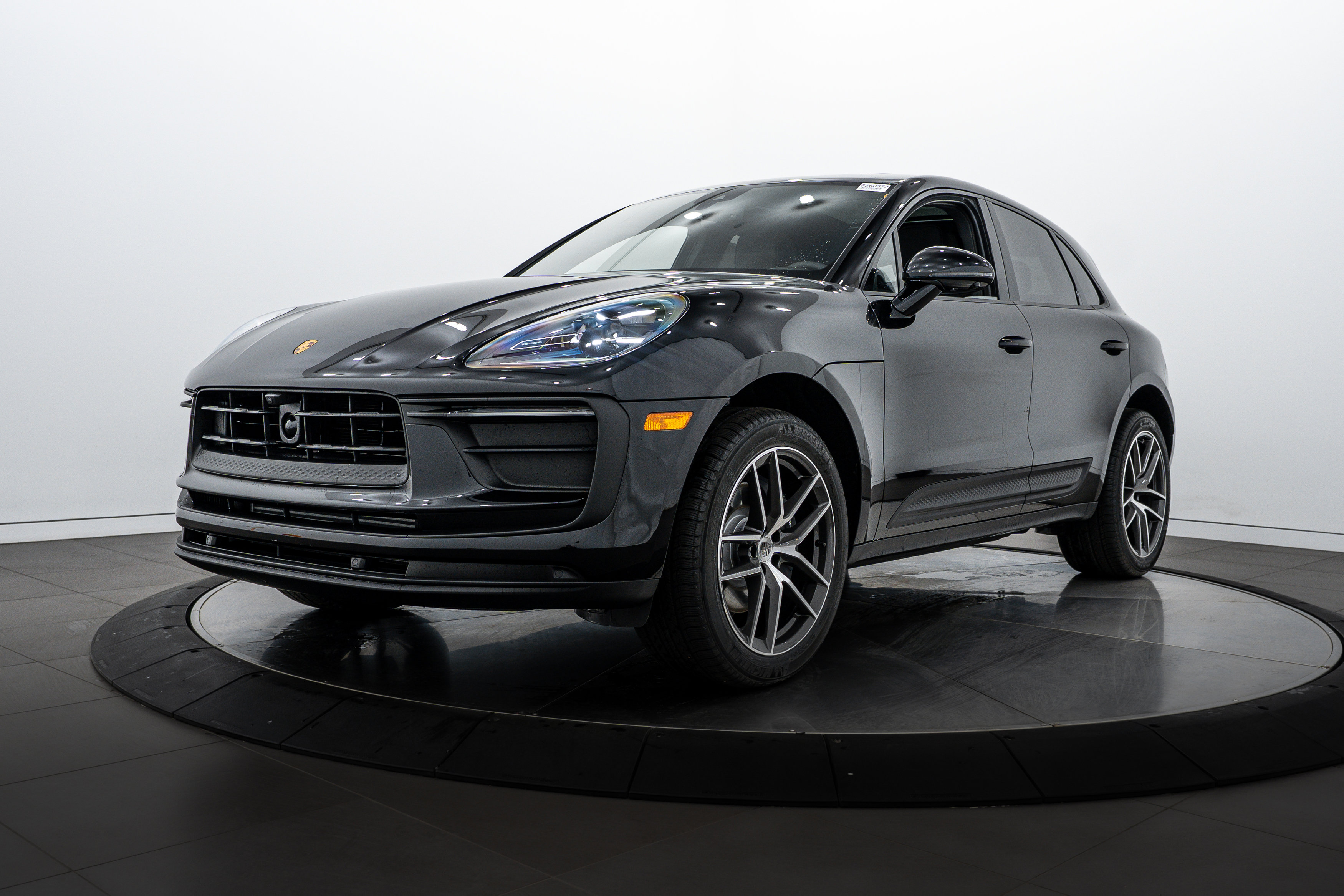 New 2026 Porsche Macan image 1