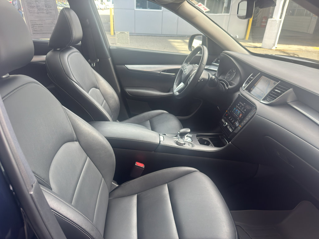 Used 2020 INFINITI QX50 Luxe w/ Navigation Package image 18