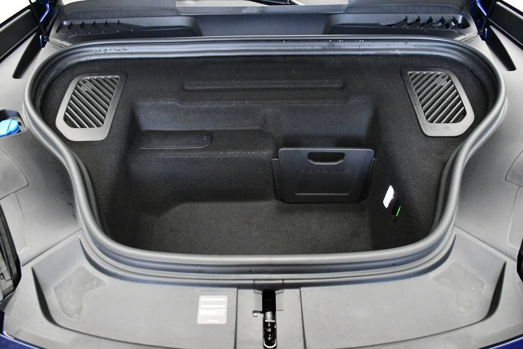 Certified 2025 Porsche Macan 4S Electric AWD/4WD image 13