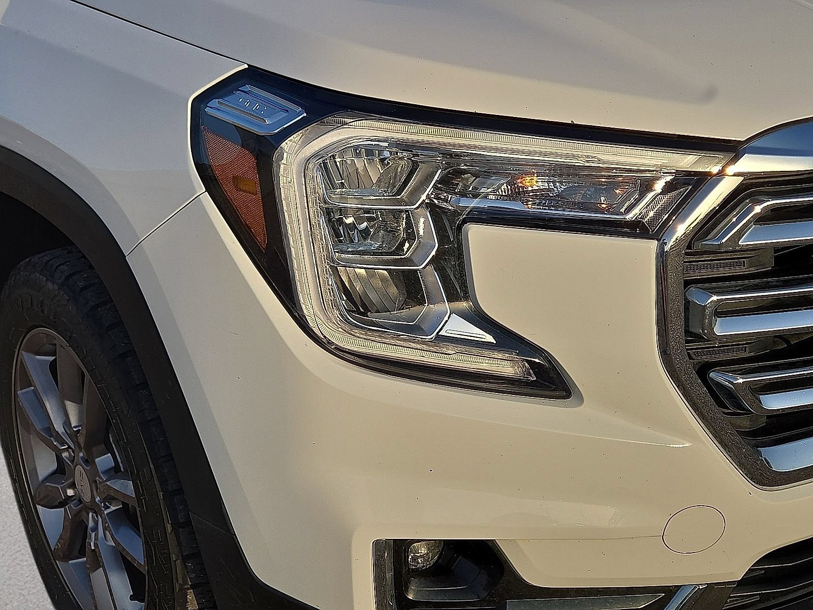 Used 2023 GMC Terrain SLT AWD/4WD image 8