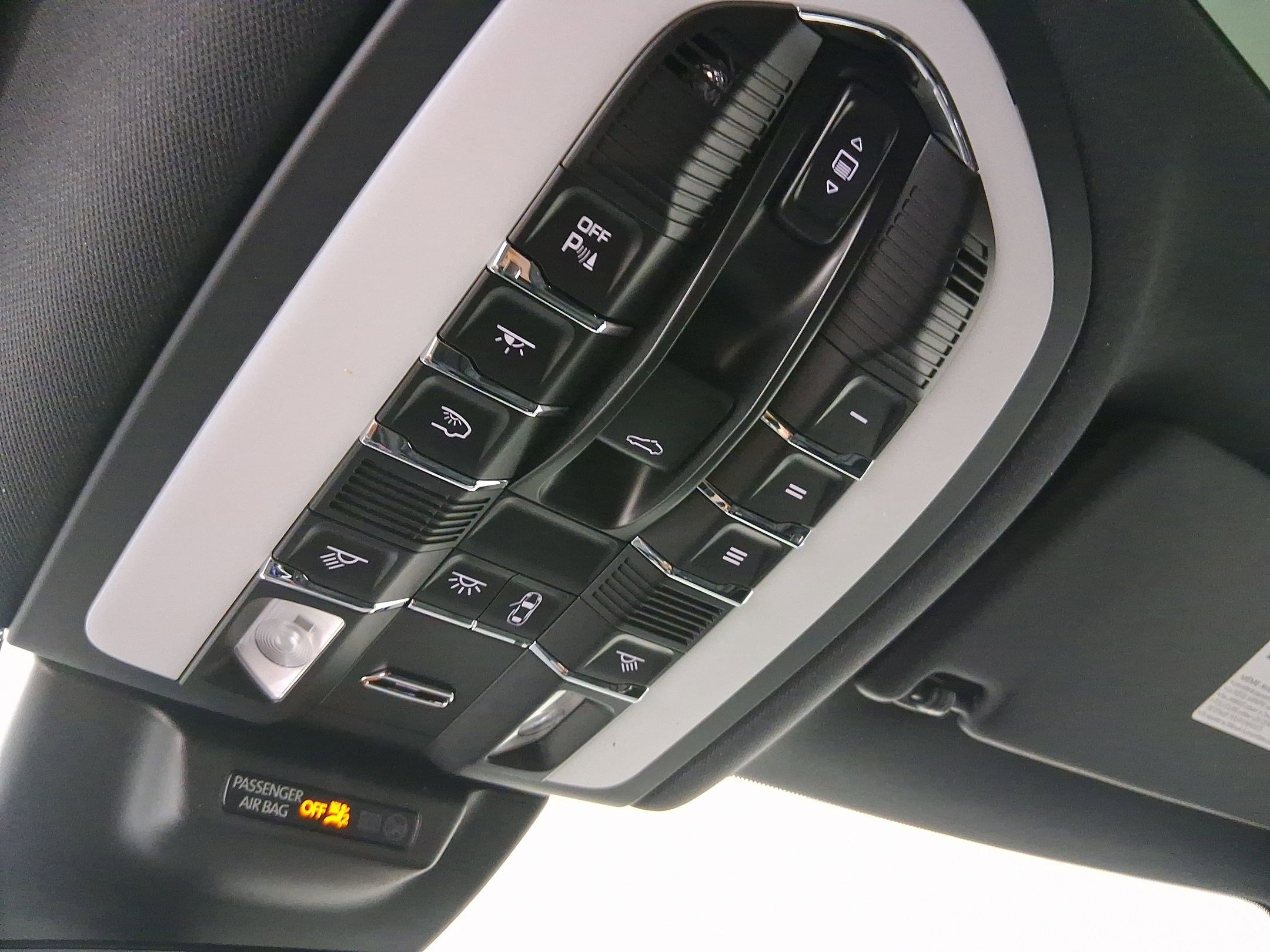 Used 2026 Porsche Macan image 33