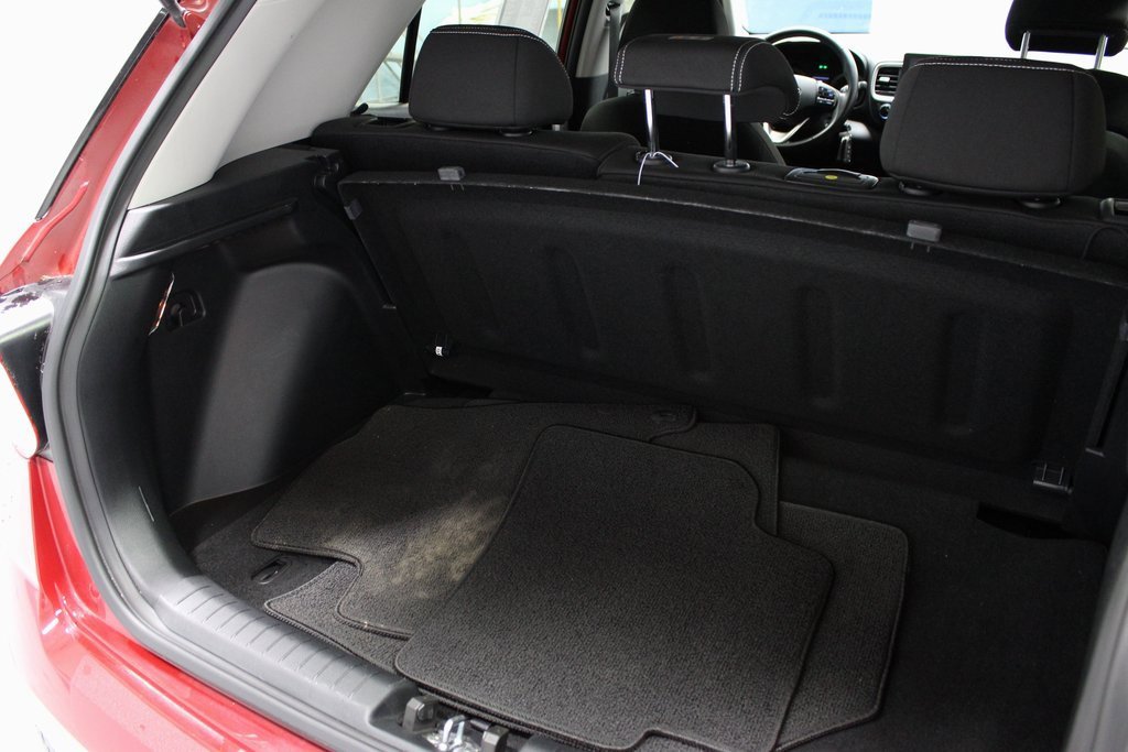 Used 2022 Hyundai Venue SEL image 12