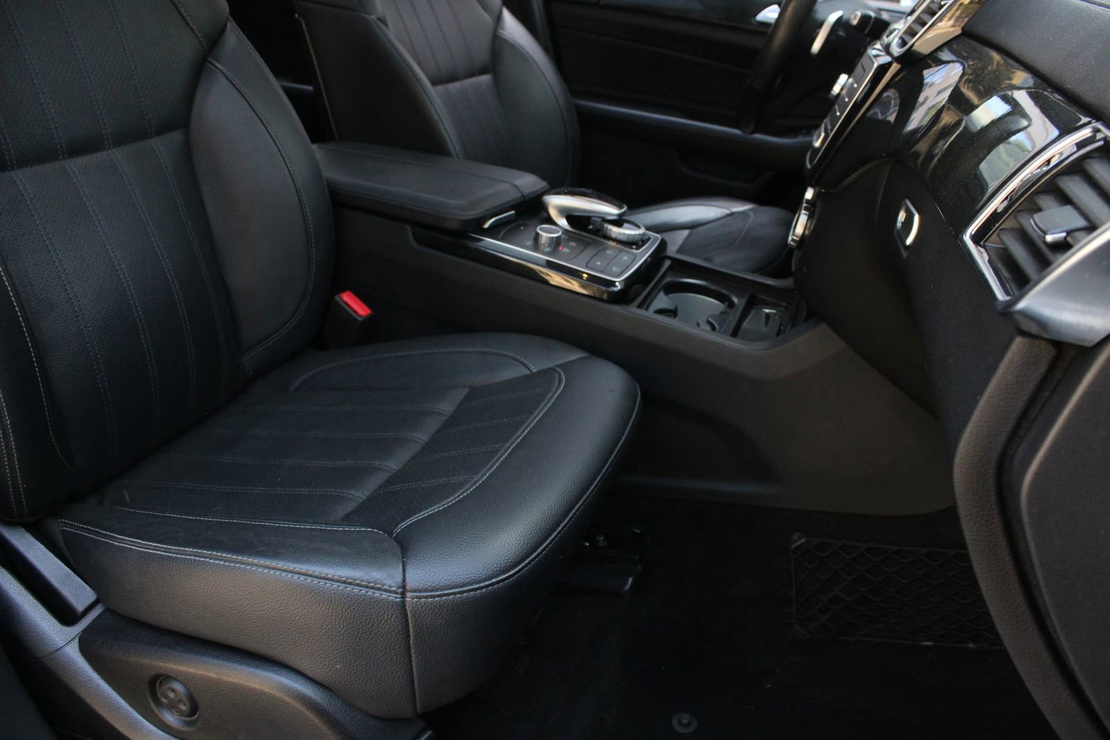 Used 2019 Mercedes-Benz GLS 450 4MATIC w/ Premium 1 Package image 32