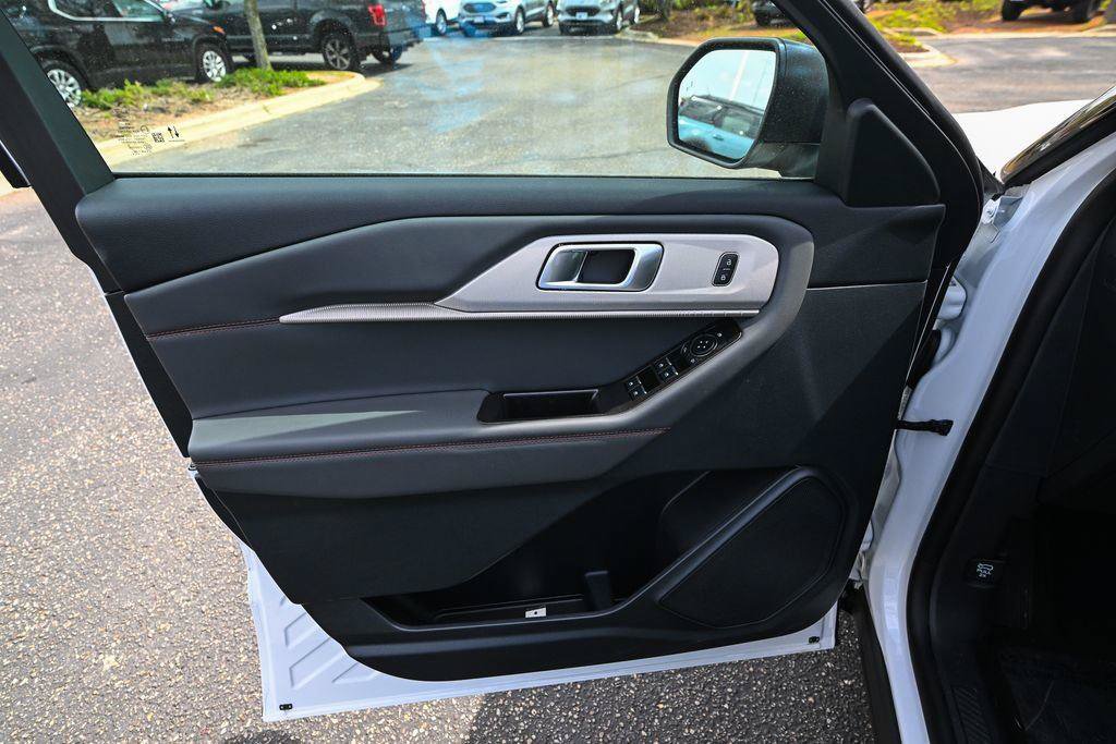 New 2026 Ford Explorer Active w/ Active Comfort Package AWD/4WD image 18