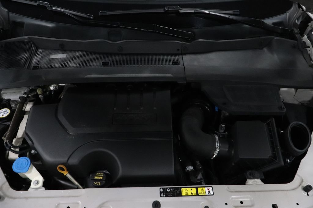 Used 2018 Jaguar E-PACE S image 26