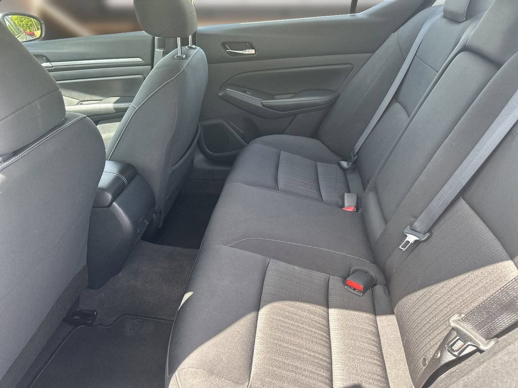 Used 2022 Nissan Altima 2.5 SV FWD image 13