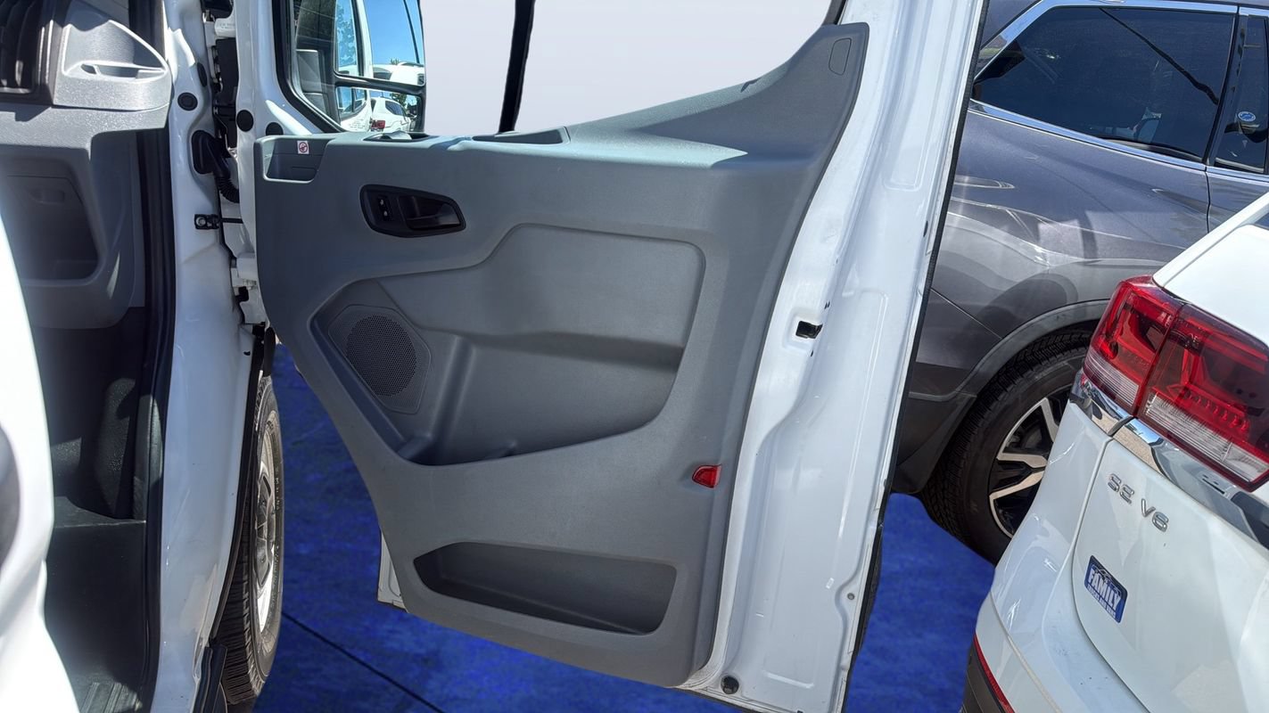 Used 2019 Ford Transit 250 148 Medium Roof RWD image 15