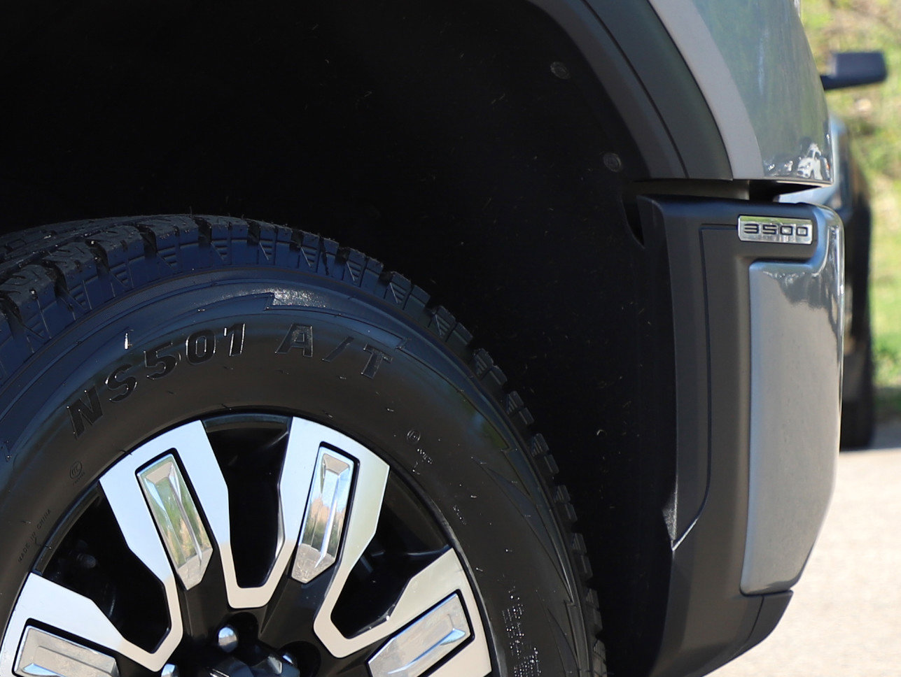 Used 2025 GMC Sierra 3500 Denali w/ Denali Reserve Package AWD/4WD image 34