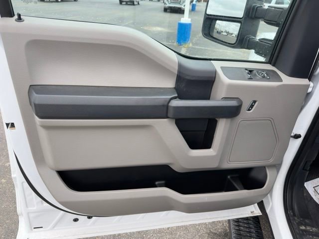 Used 2022 Ford F350 XL w/ Power Equipment Group AWD/4WD image 17