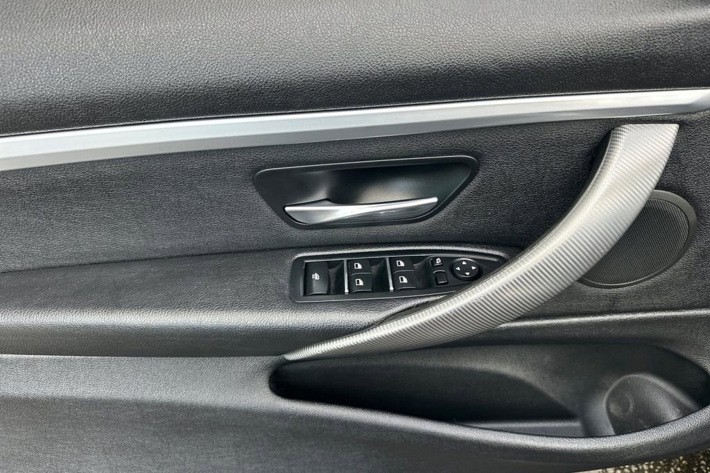 Used 2018 BMW 430i Convertible RWD image 11