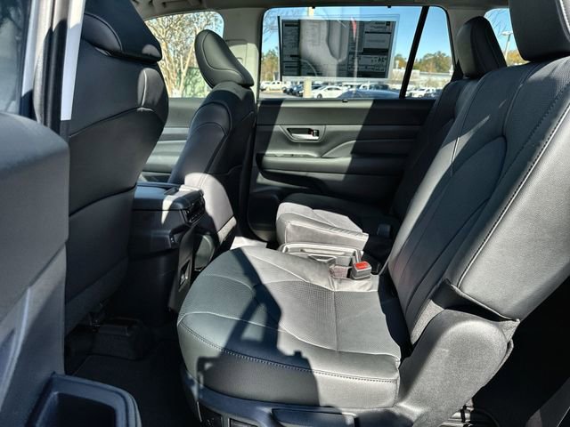 Used 2024 Toyota Grand Highlander Limited image 31
