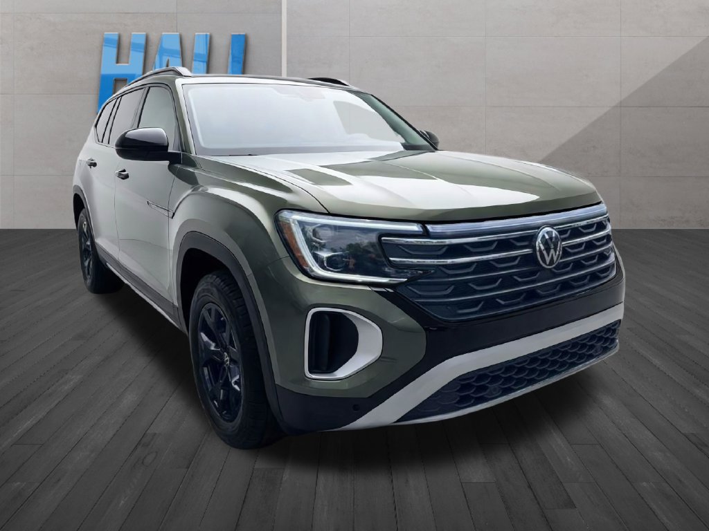 Certified 2026 Volkswagen Atlas Peak Edition AWD/4WD image 9