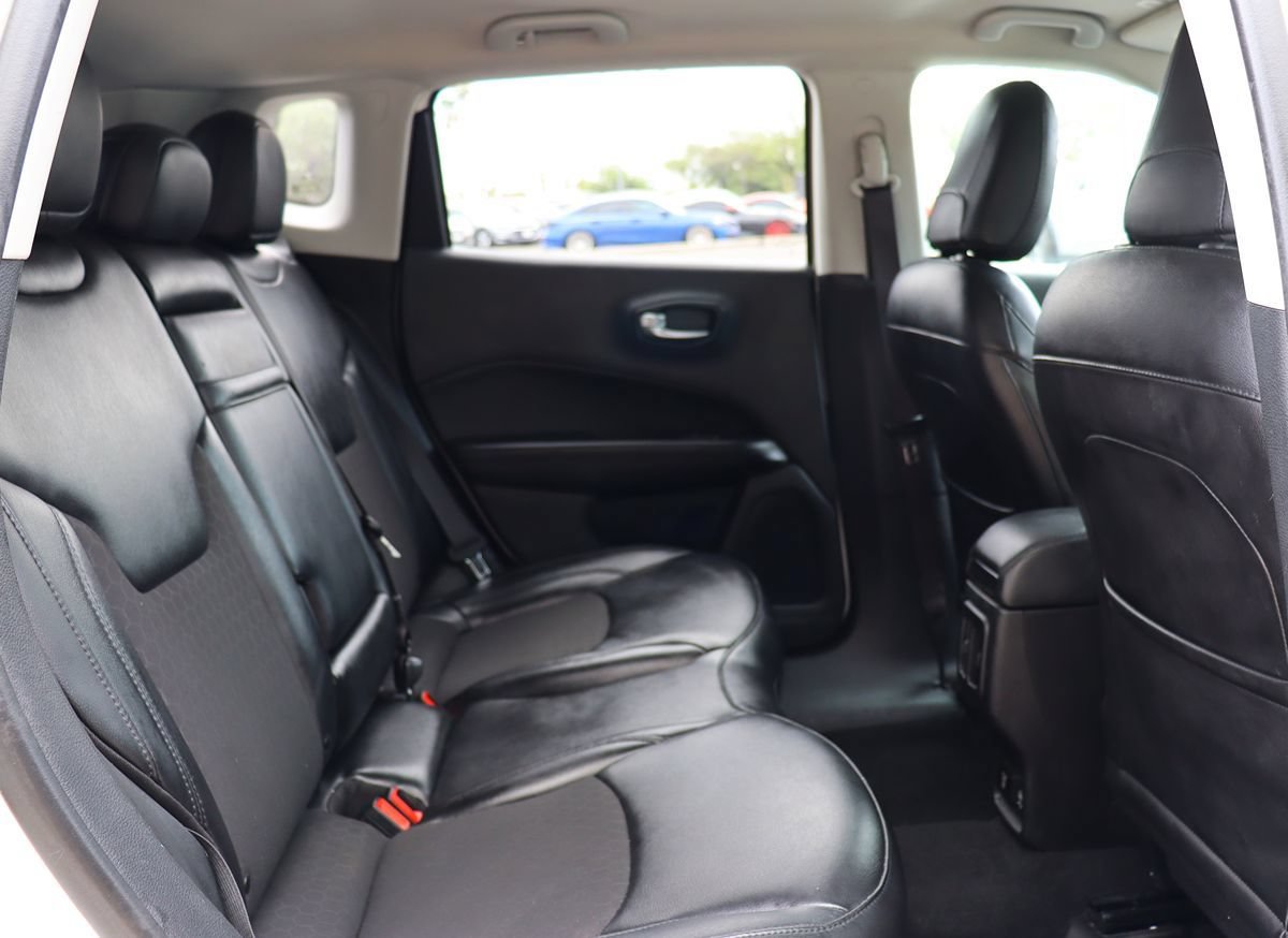 Used 2019 Jeep Compass Latitude FWD image 27