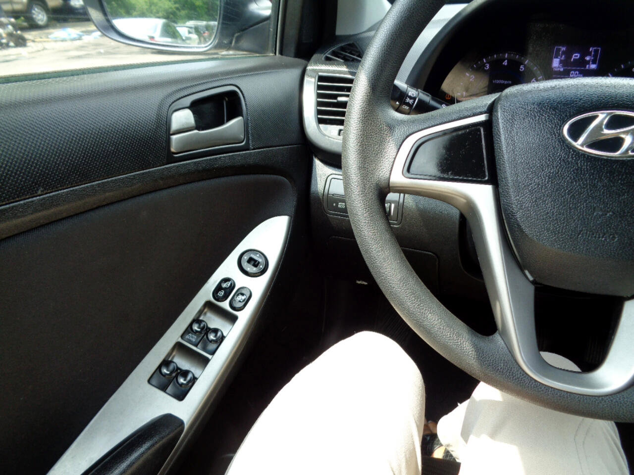 Used 2017 Hyundai Accent SE image 22