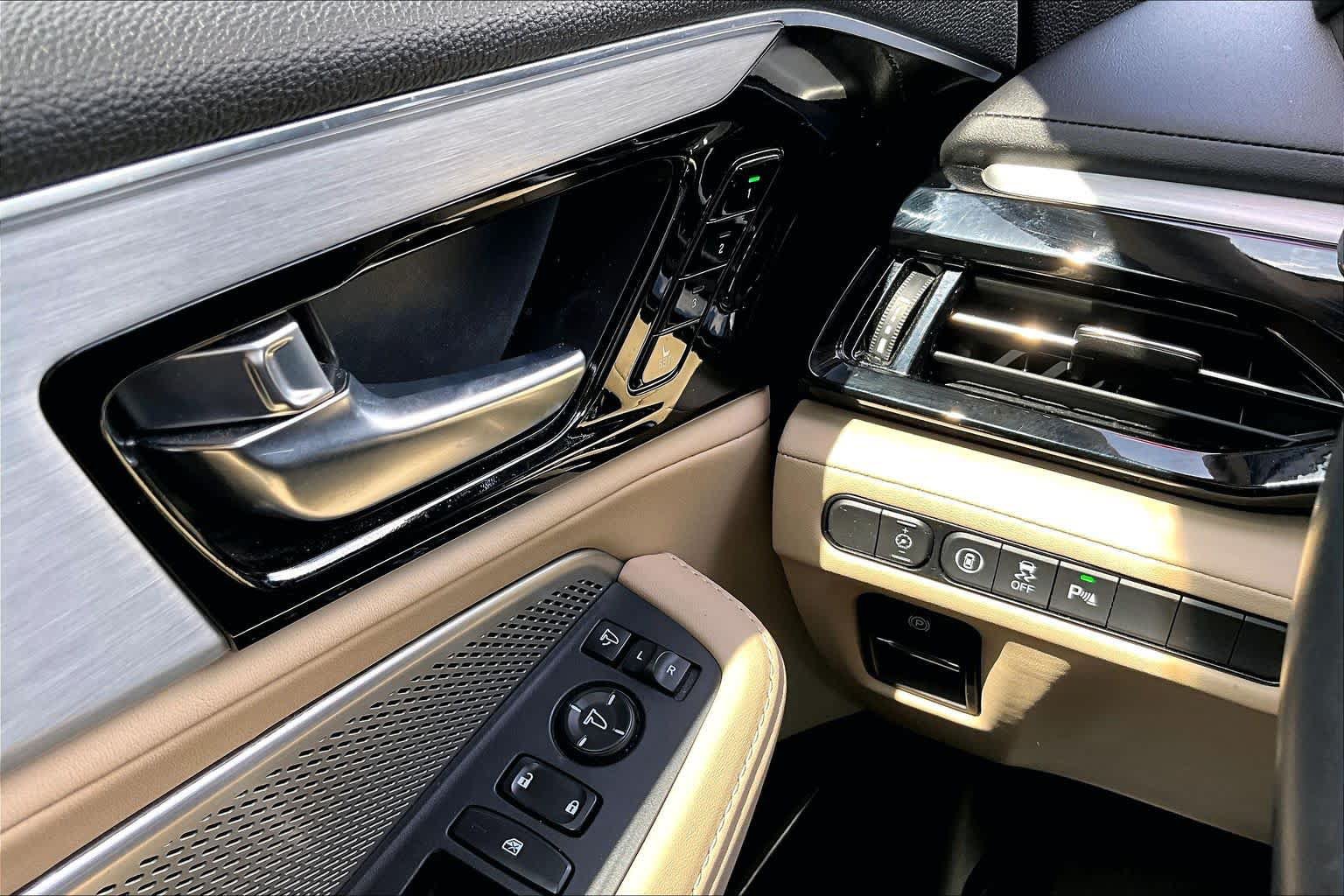 Used 2024 Acura MDX w/ Technology Package FWD image 36