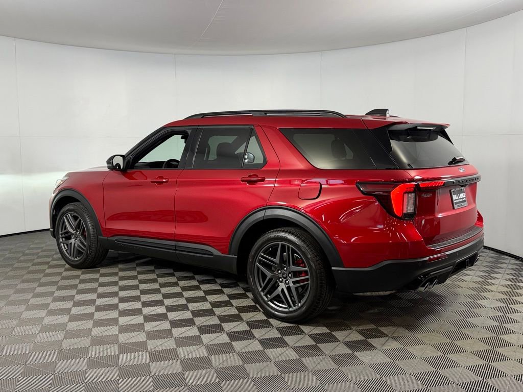 Used 2025 Ford Explorer ST image 10