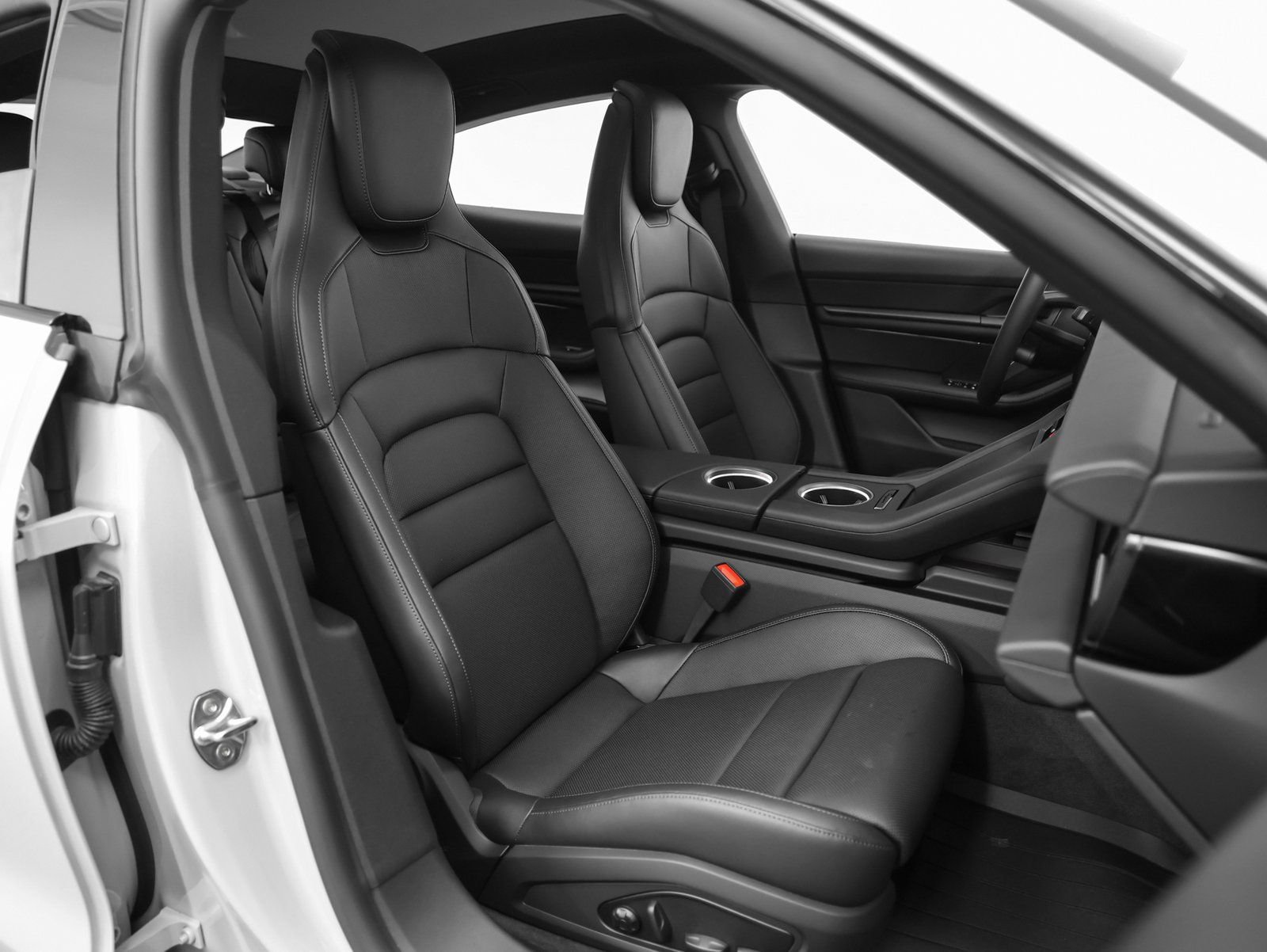 New 2025 Porsche Taycan image 22